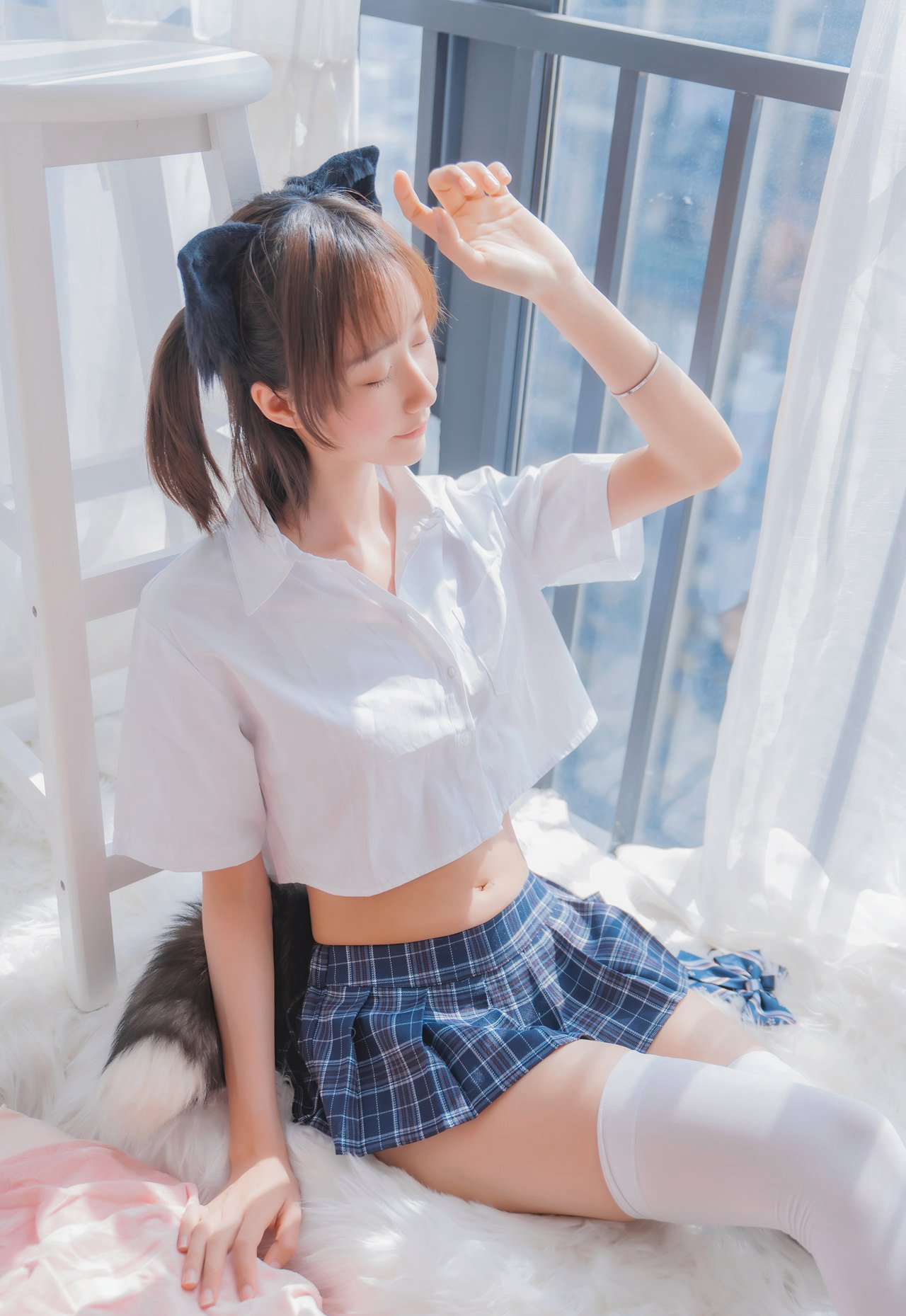 白丝小蛮腰cos水手服性感超短裙销魂美女