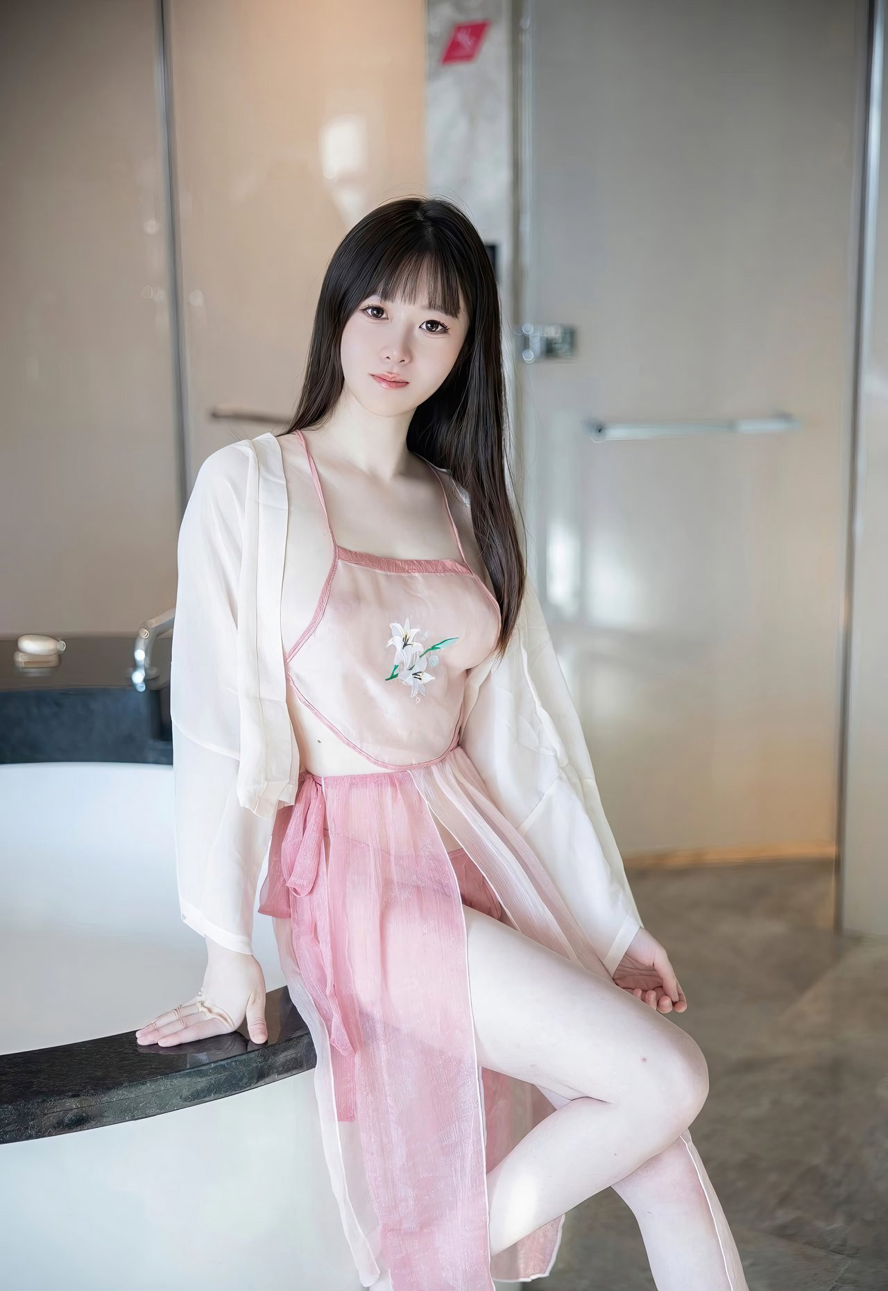 林悠悠性感肚兜极品白嫩皮肤大尺度美臀丁字裤美女套图