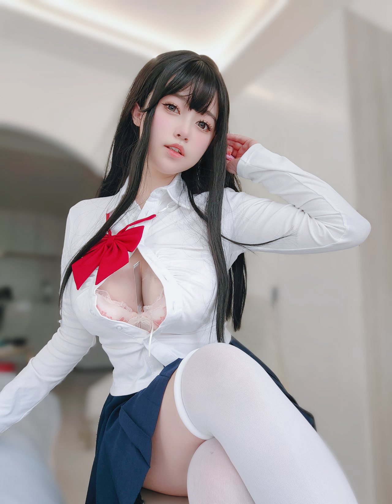 丰满白嫩cosplay美女JK制服性感短裙白丝美腿丝袜