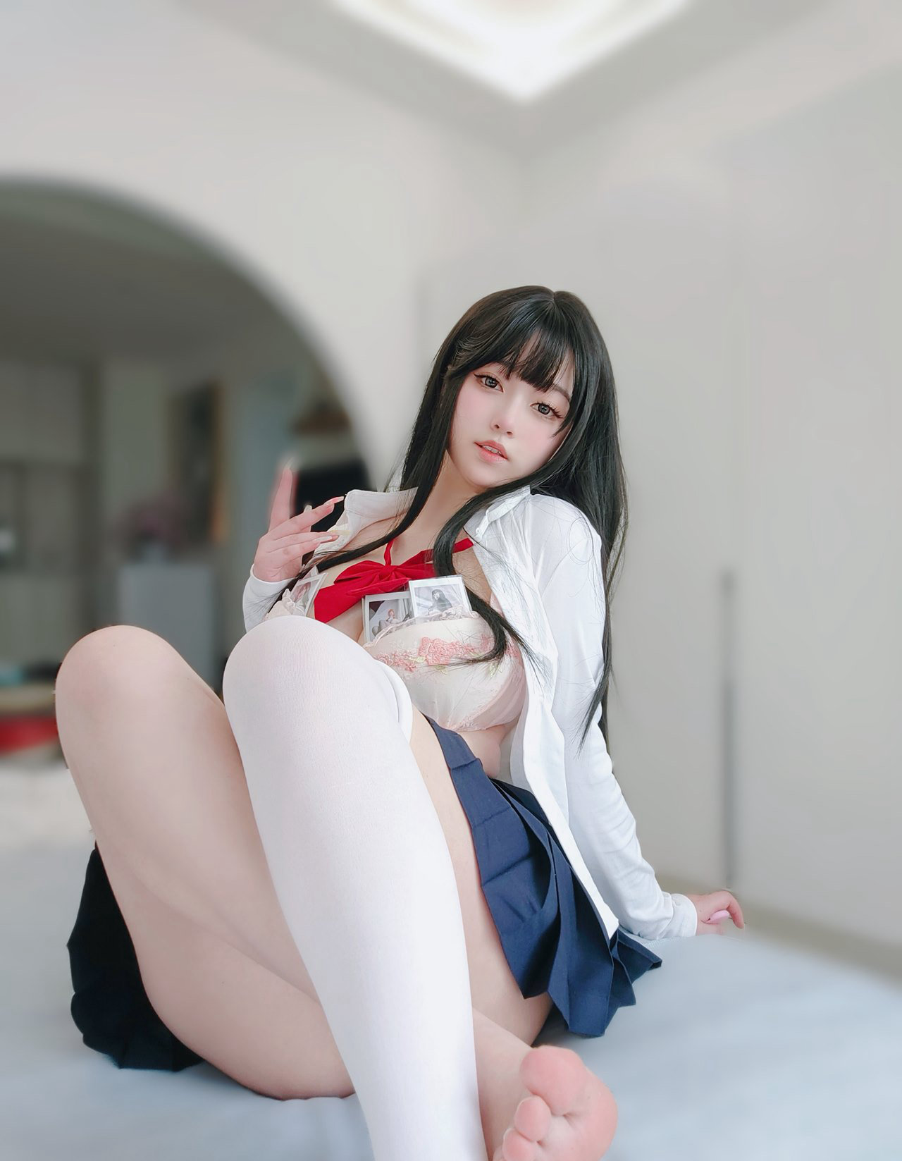 丰满白嫩cosplay美女JK制服性感短裙白丝美腿丝袜