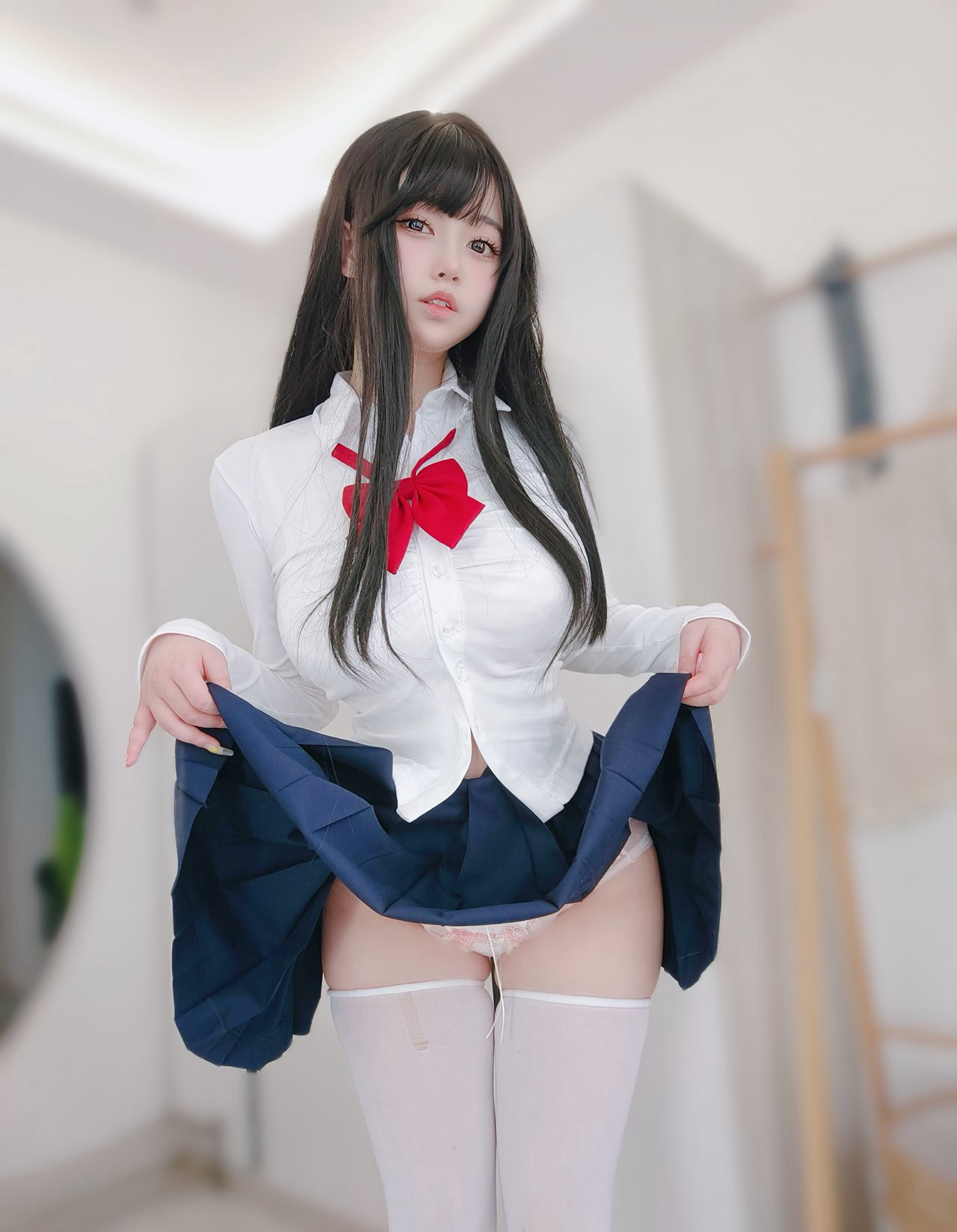 丰满白嫩cosplay美女JK制服性感短裙白丝美腿丝袜
