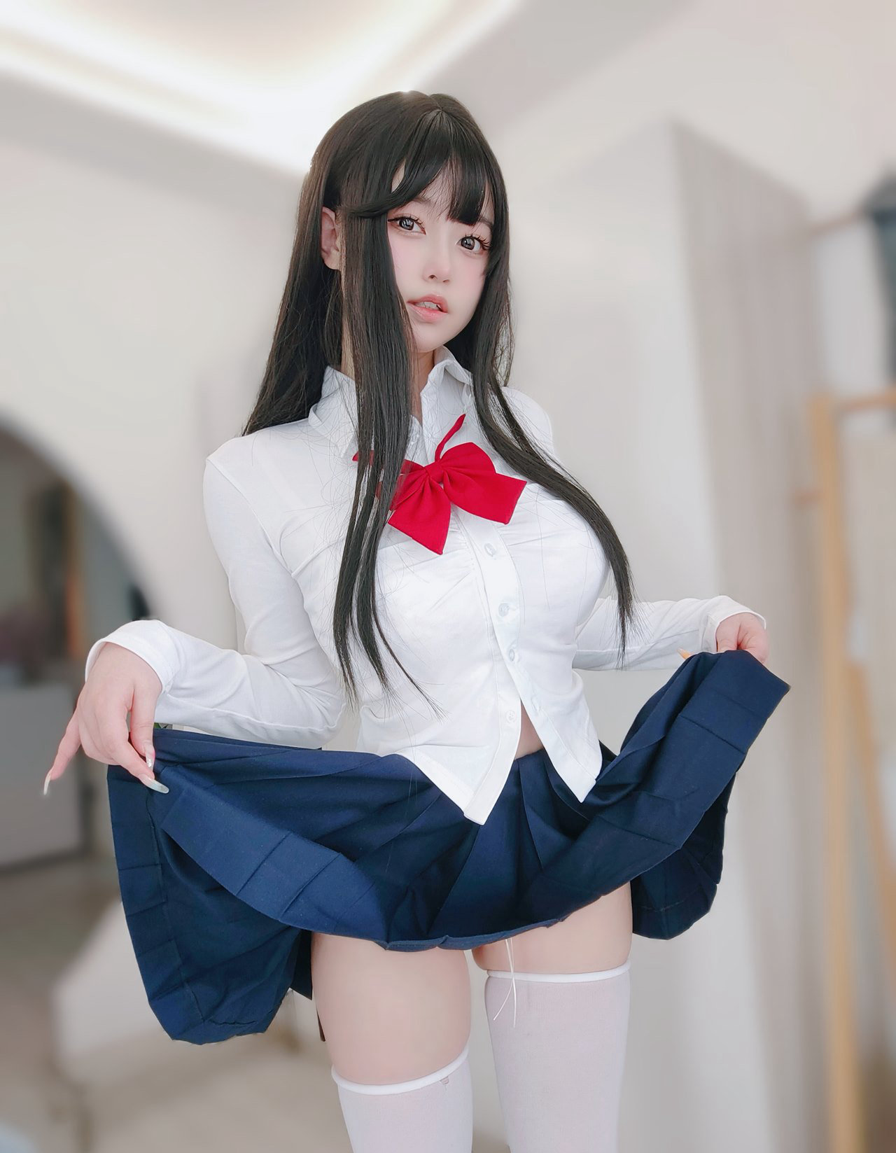 丰满白嫩cosplay美女JK制服性感短裙白丝美腿丝袜