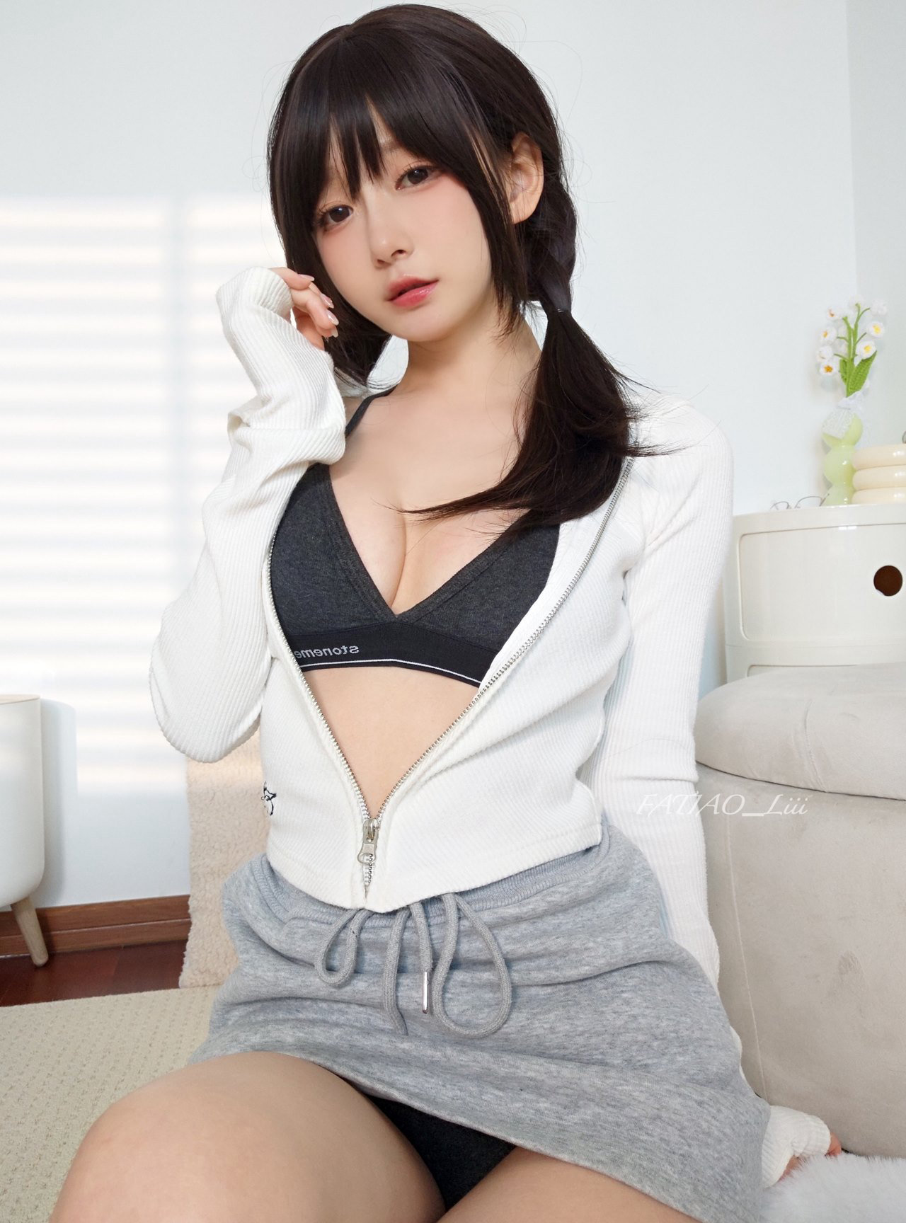 迷之呆梨白丝大尺度cosplay诱惑美腿玉足超污套图