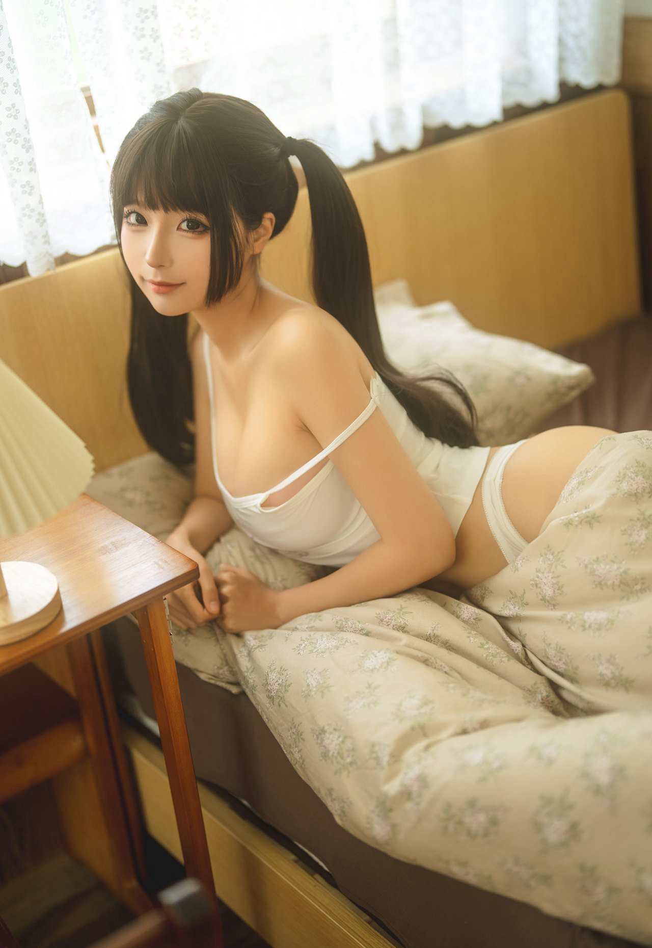 蠢沫沫2023cosplay美女大尺度白袜美腿丁字裤性感美臀