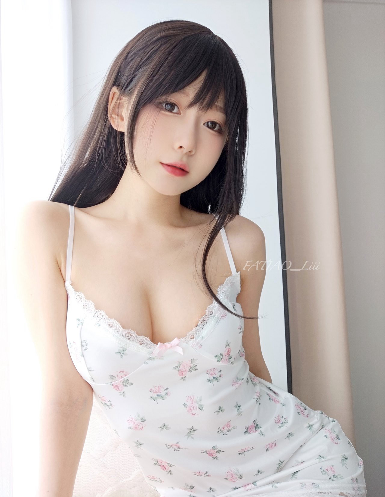 迷之呆梨极品白丝性感兔女郎cosplay大尺度写真套图