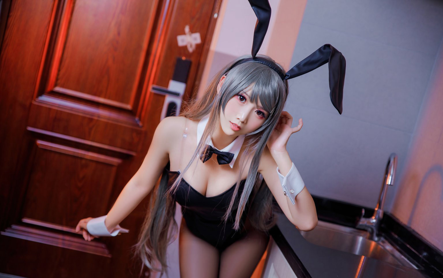 白丝美女面饼仙儿JK制服性感兔女郎大尺度写真