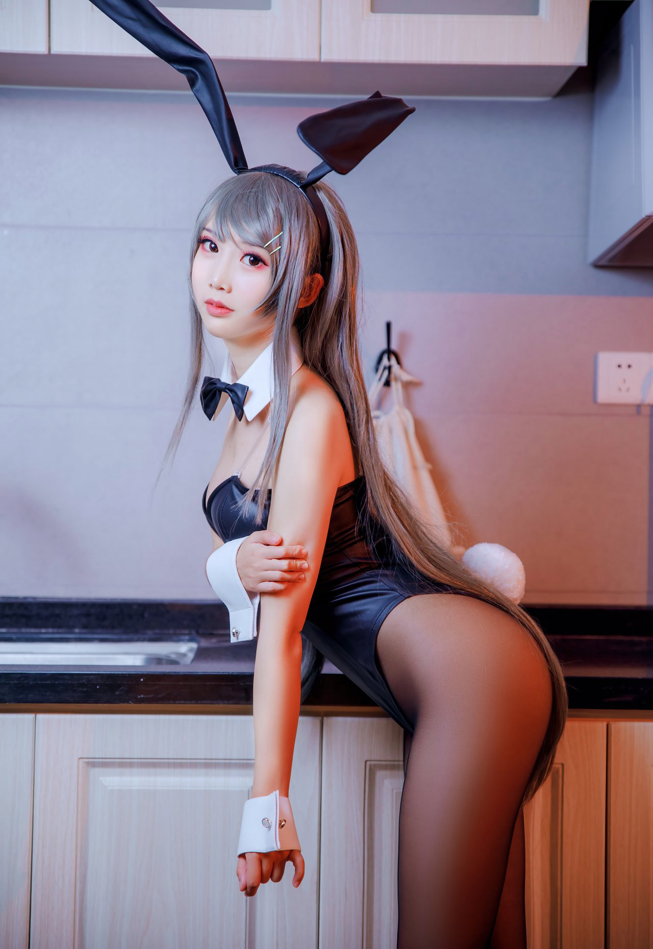 白丝美女面饼仙儿JK制服性感兔女郎大尺度写真