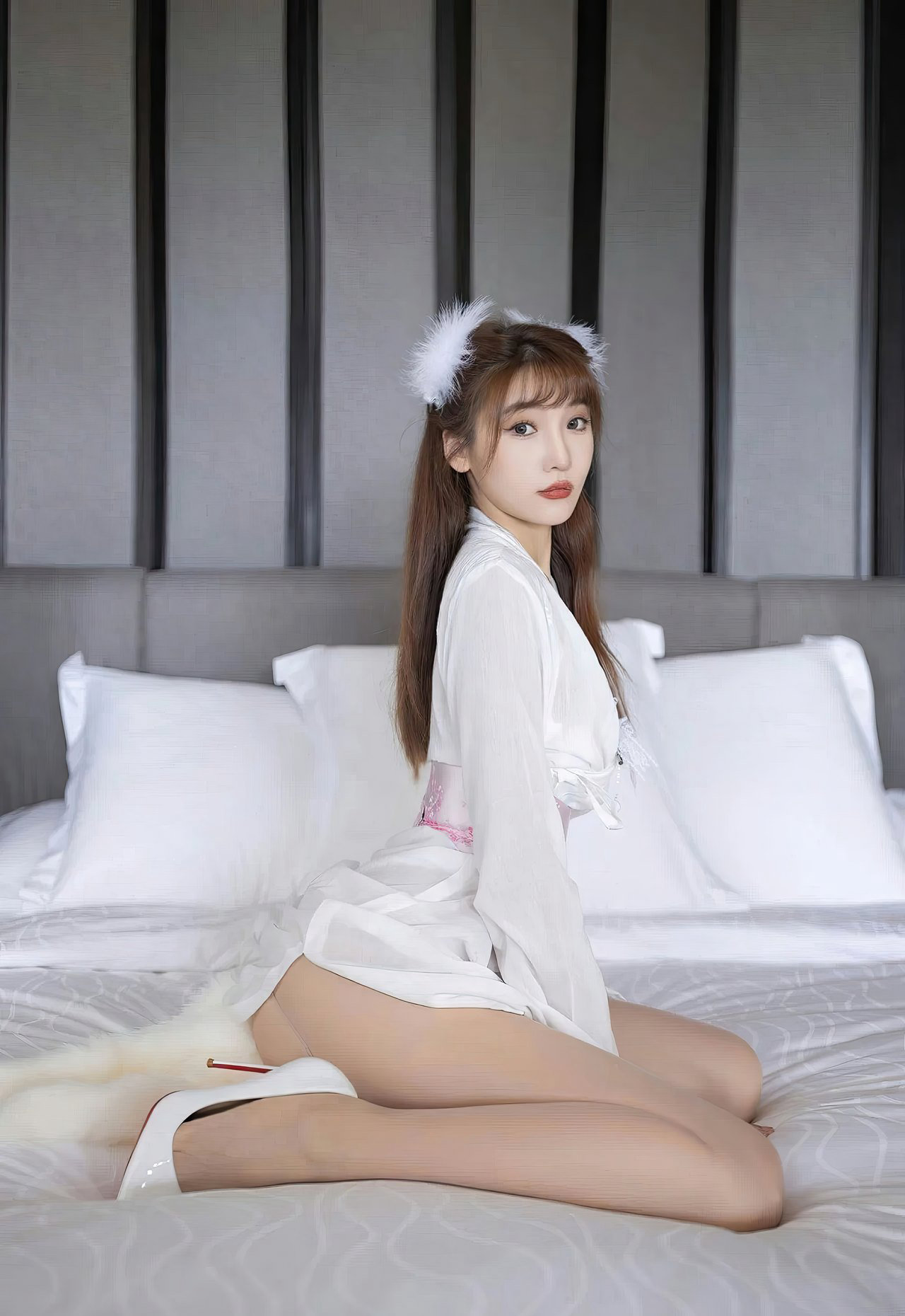 陆萱萱白丝无内美腿性感高跟丝袜性感大胸丰满白嫩身材