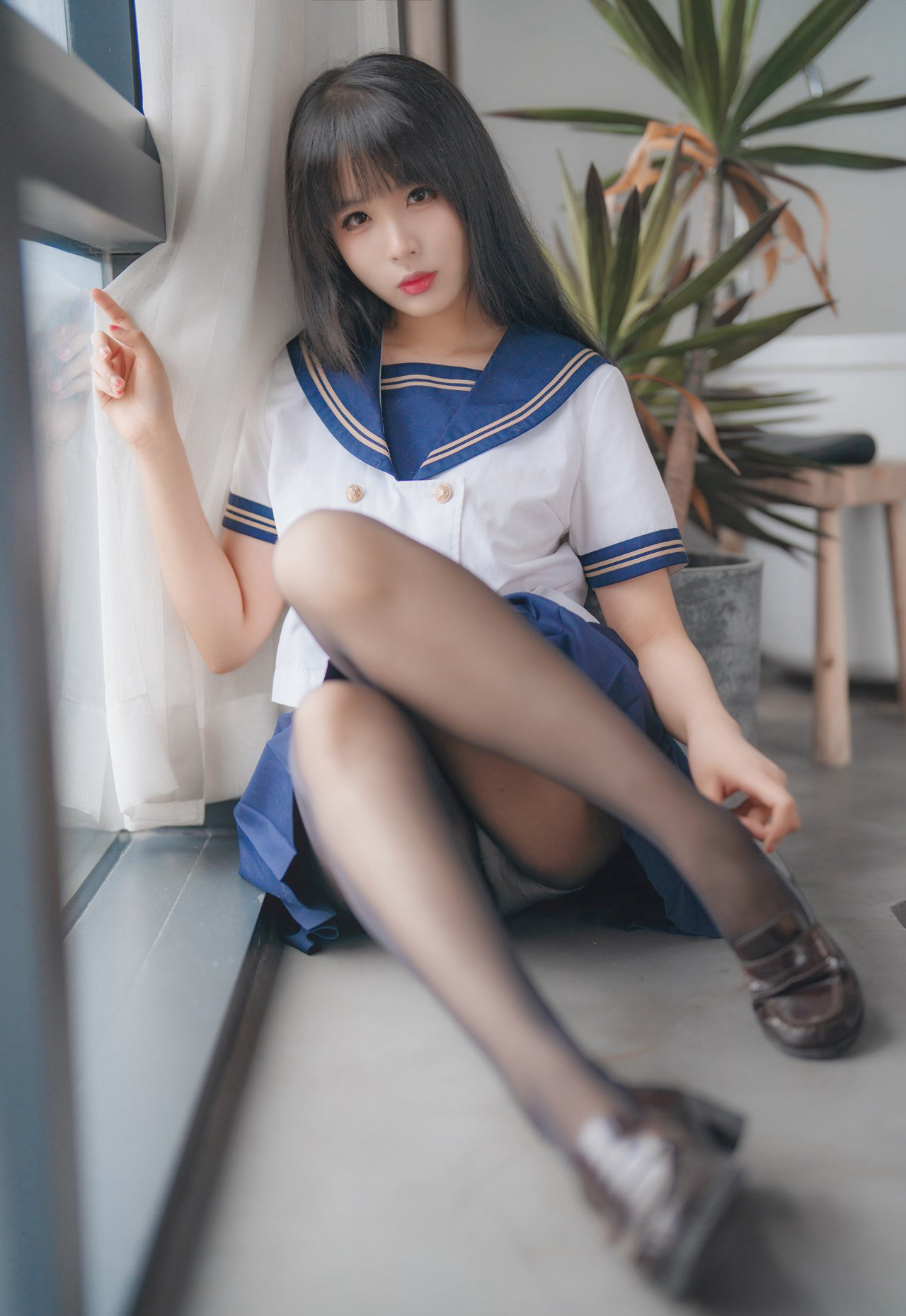 轩萧学姐黑丝无内性感美腿丝袜JK制服诱惑套图写真