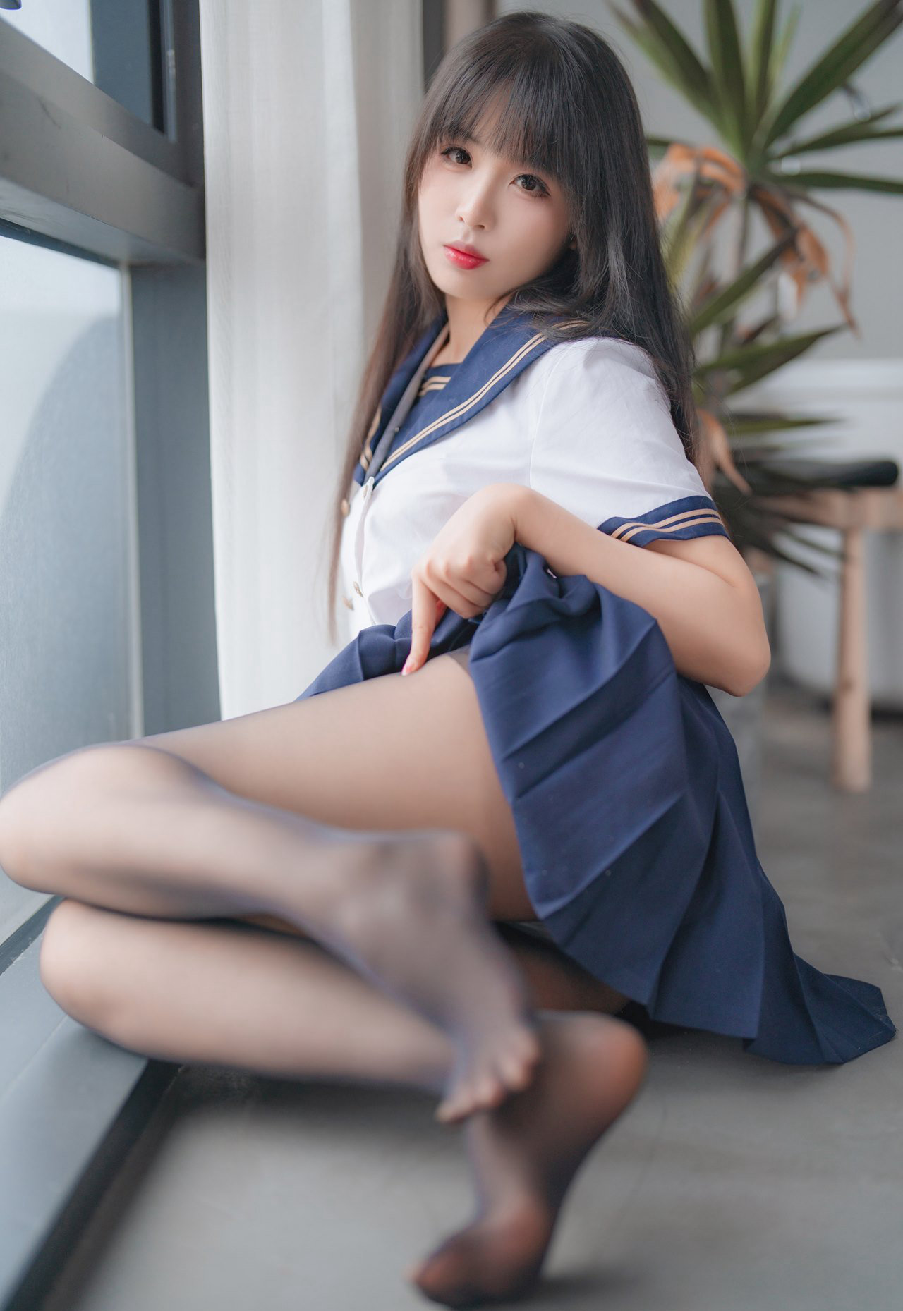 轩萧学姐黑丝无内性感美腿丝袜JK制服诱惑套图写真