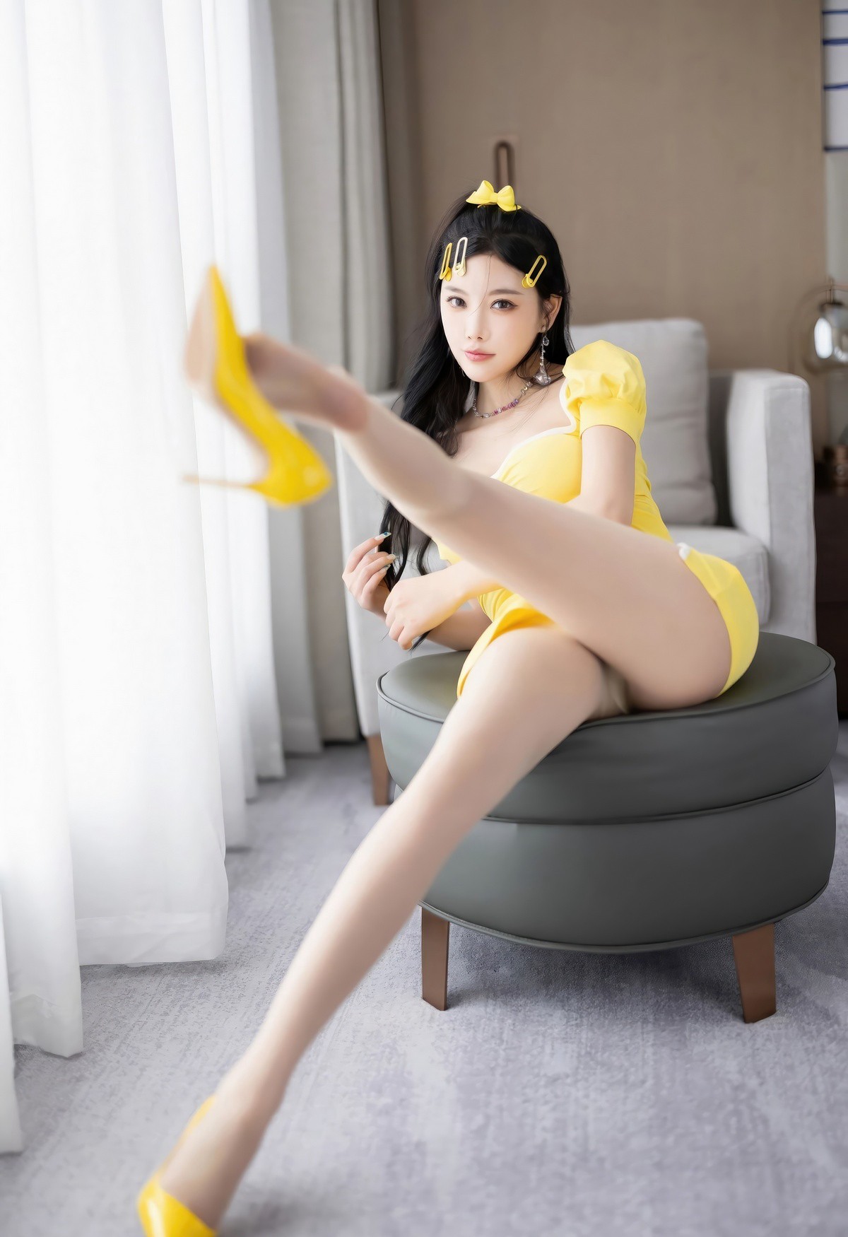 杨晨晨风骚白丝美腿性感丰满大胸私房高清套图写真集