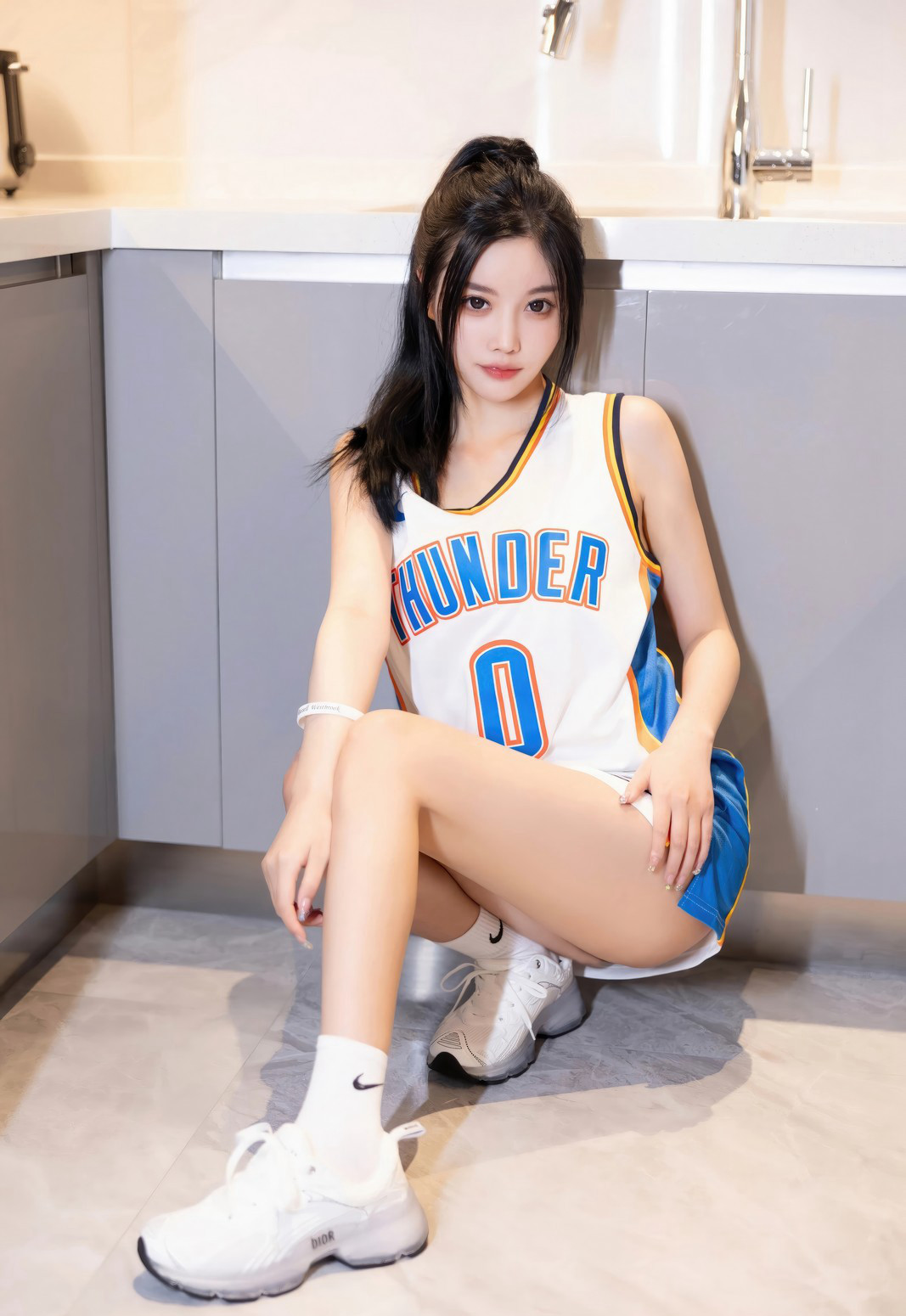 杨晨晨性感运动装极品长腿白嫩皮肤高清私房写真