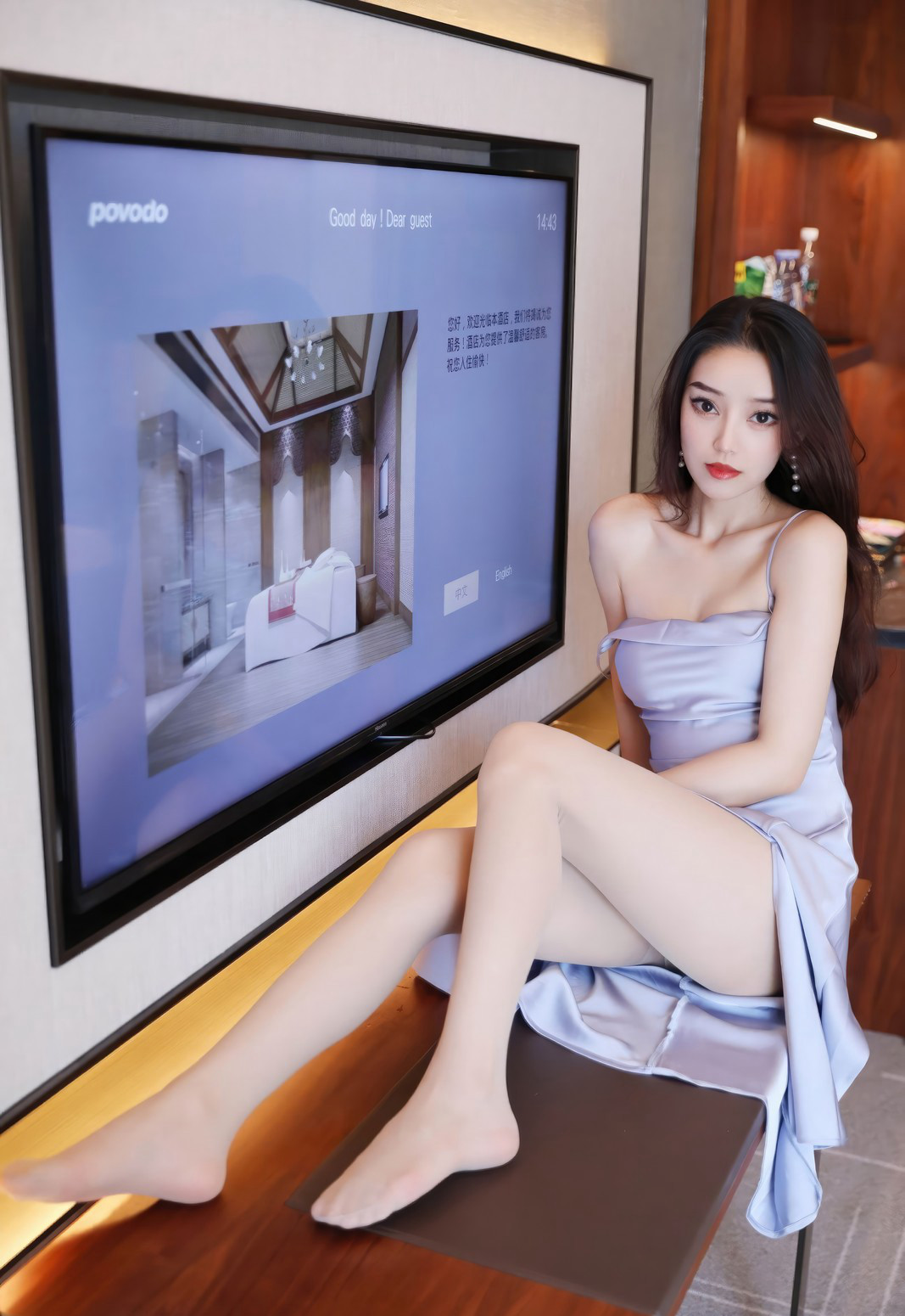 美女嫩模苏曼兮性感肉丝美腿性感高清玉足套图写真