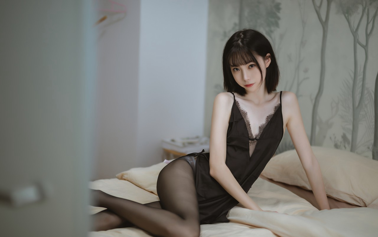 许岚极品美腿黑丝无内性感cosplay大尺度套图