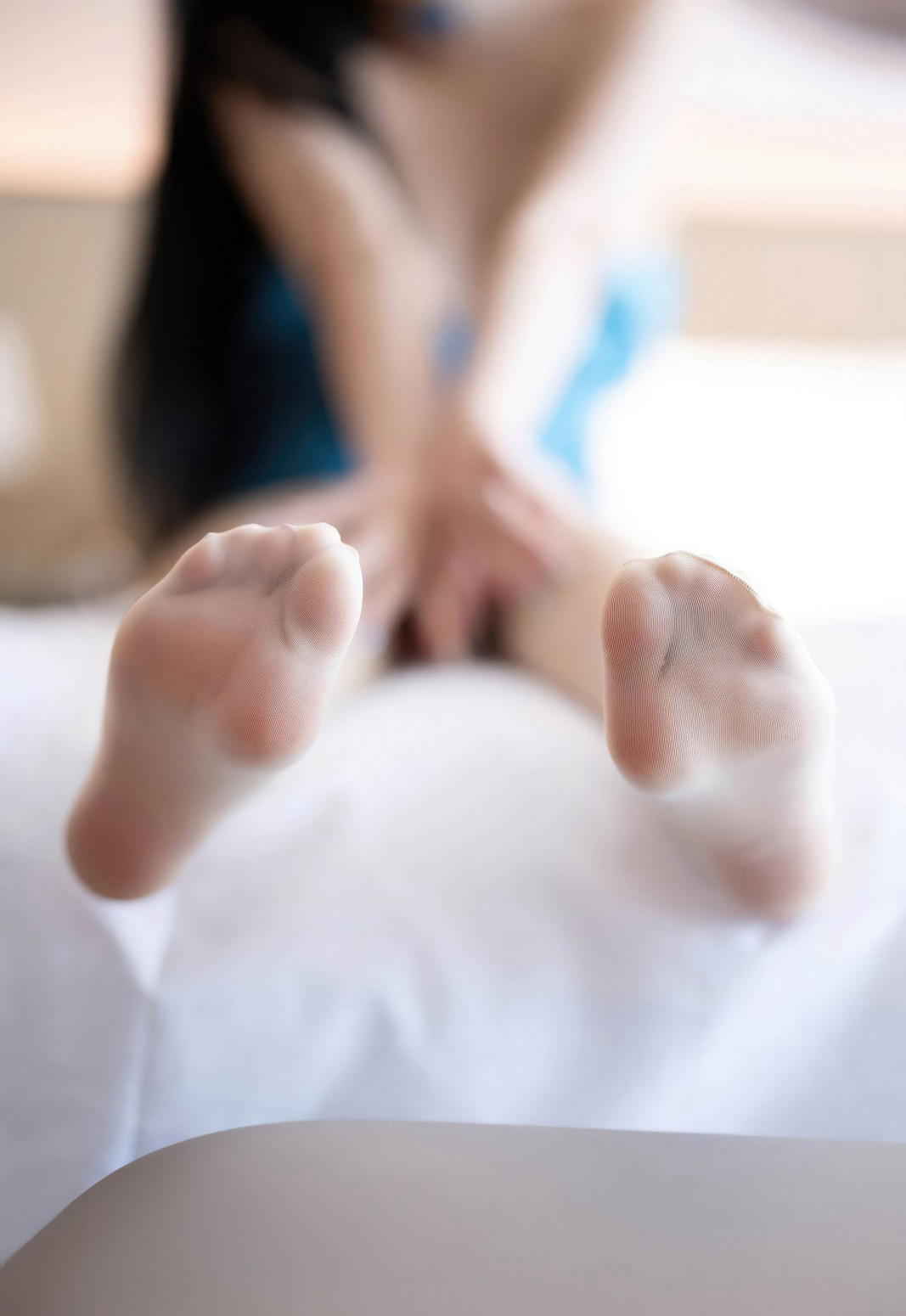 杨晨晨肉丝无内性感美腿高跟性感黑丝套图写真集