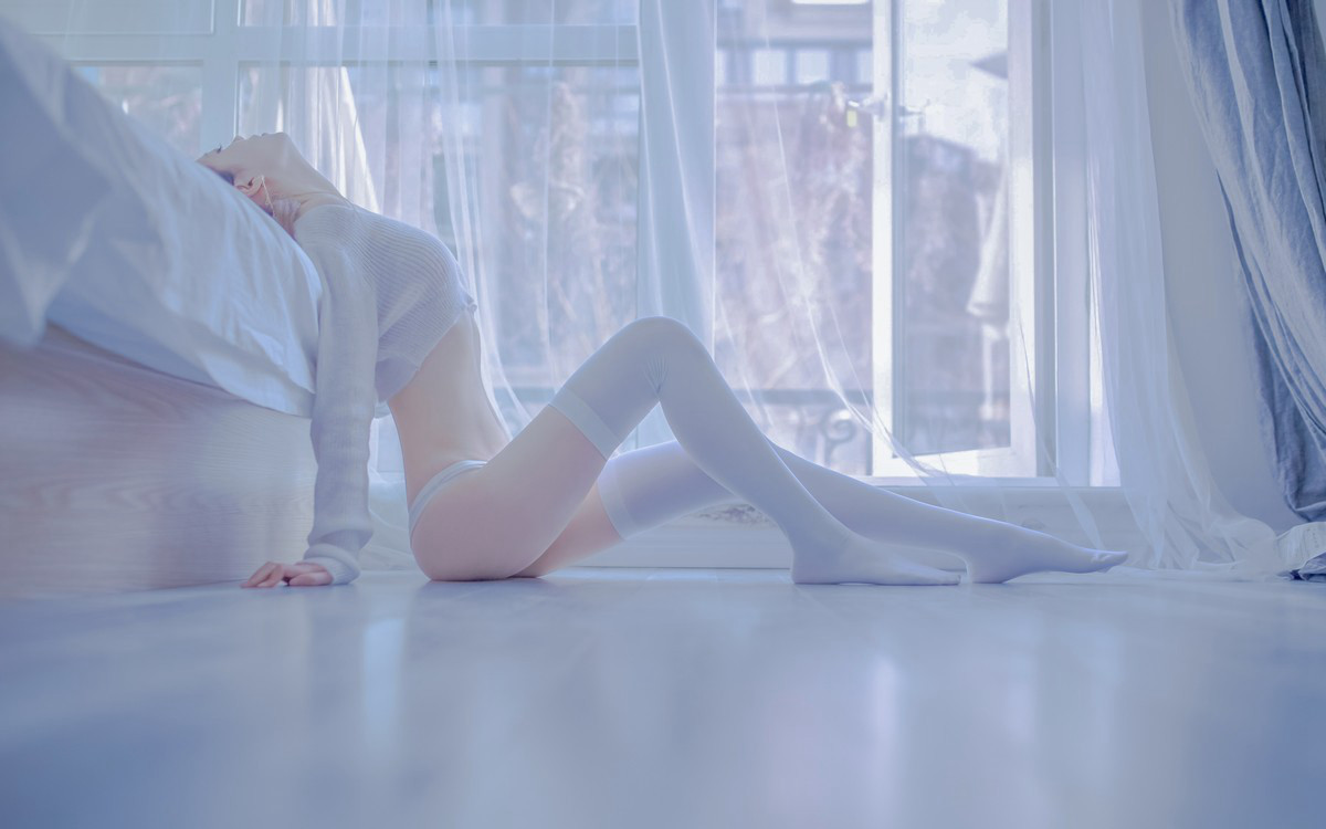 极致纯美白丝美女cosplay性感清纯写真白丝美腿丁字裤