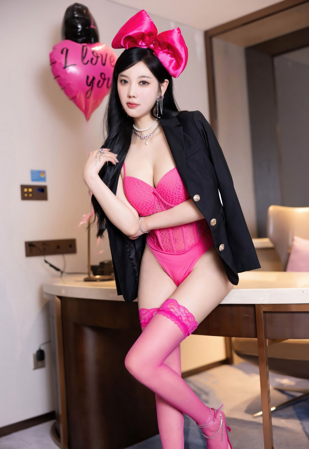 极品粉色丝袜诱惑丁字裤丰满大翘臀杨晨晨2023高清写真