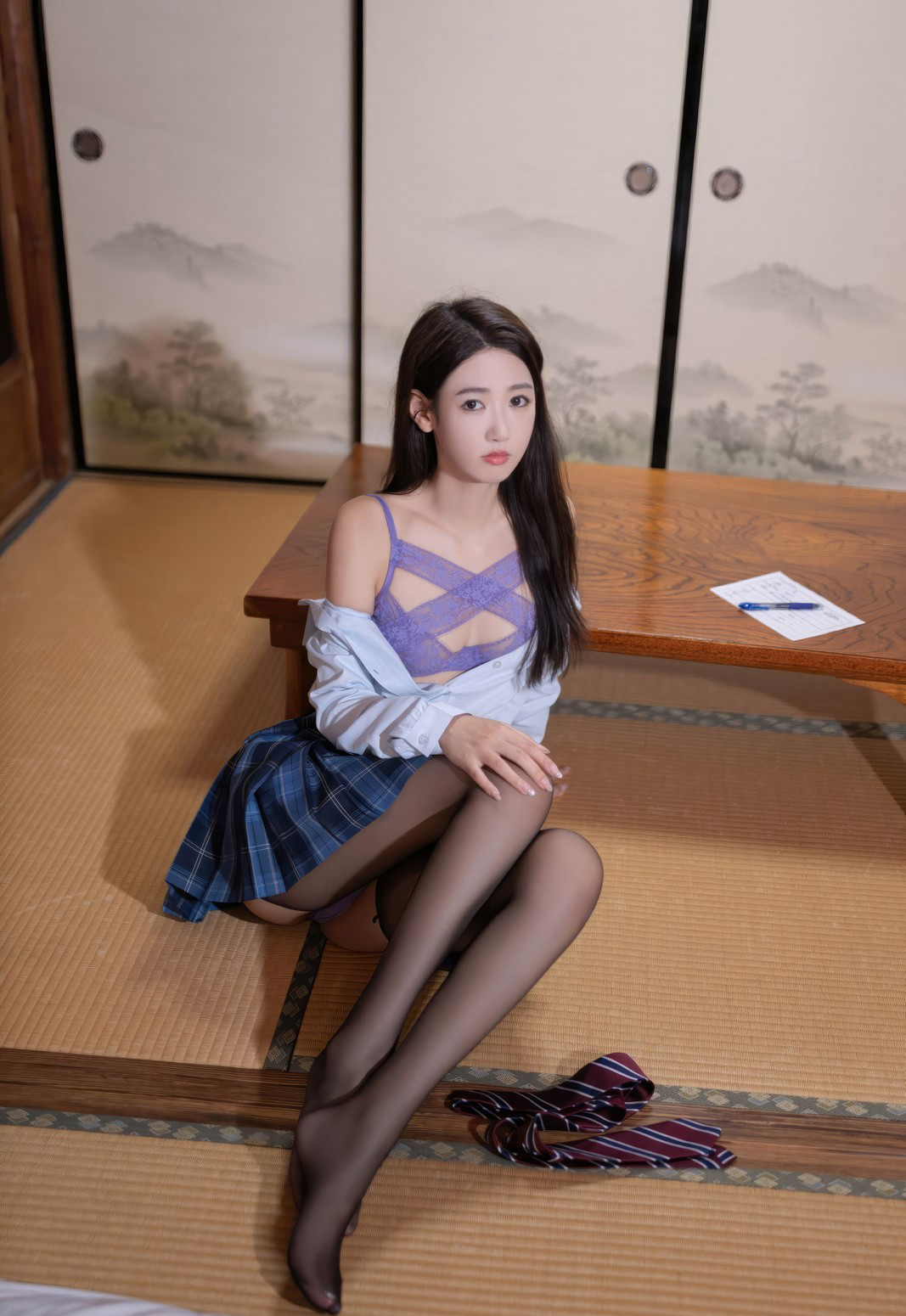 唐安琪黑丝美腿极品细腰丁字裤美臀诱惑丝袜无内写真