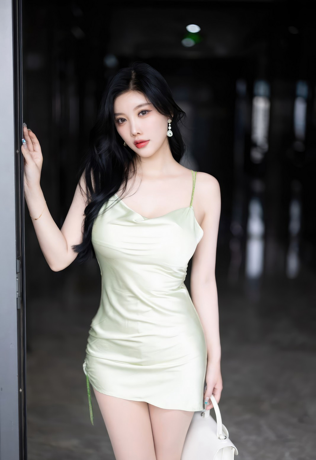 杨晨晨性感肉丝无内极品丰满丁字裤大胸写真集