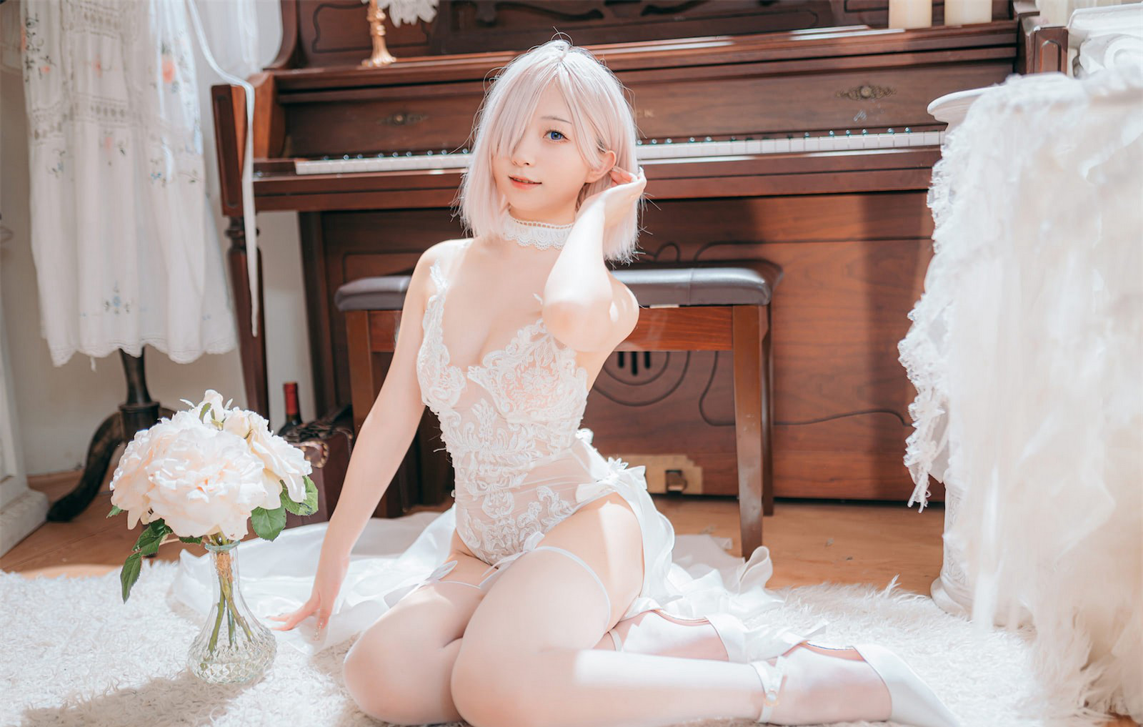 花铃性感白丝cosplay大尺度美腿玉足性感丝袜写真