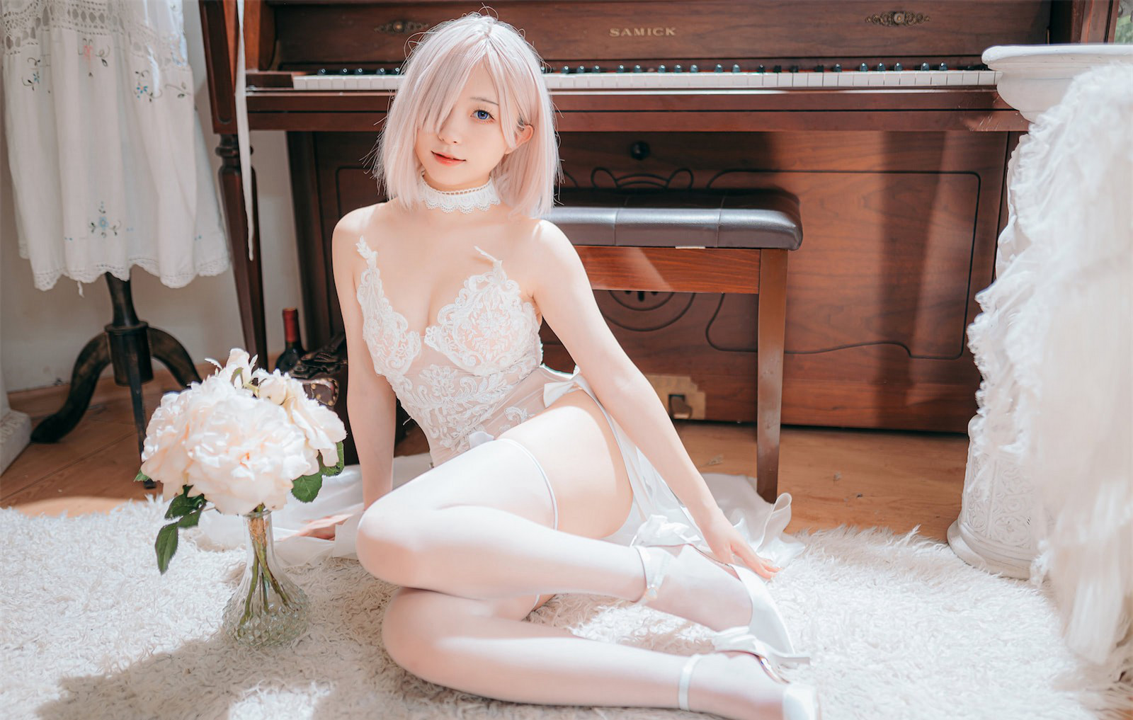 花铃性感白丝cosplay大尺度美腿玉足性感丝袜写真
